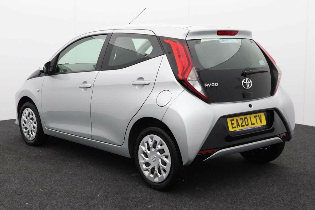 Toyota Aygo X 1.0 Aygo X-play Vvt-i Silver #5