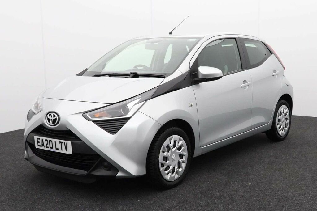 Toyota Aygo X 1.0 Aygo X-play Vvt-i Silver #3