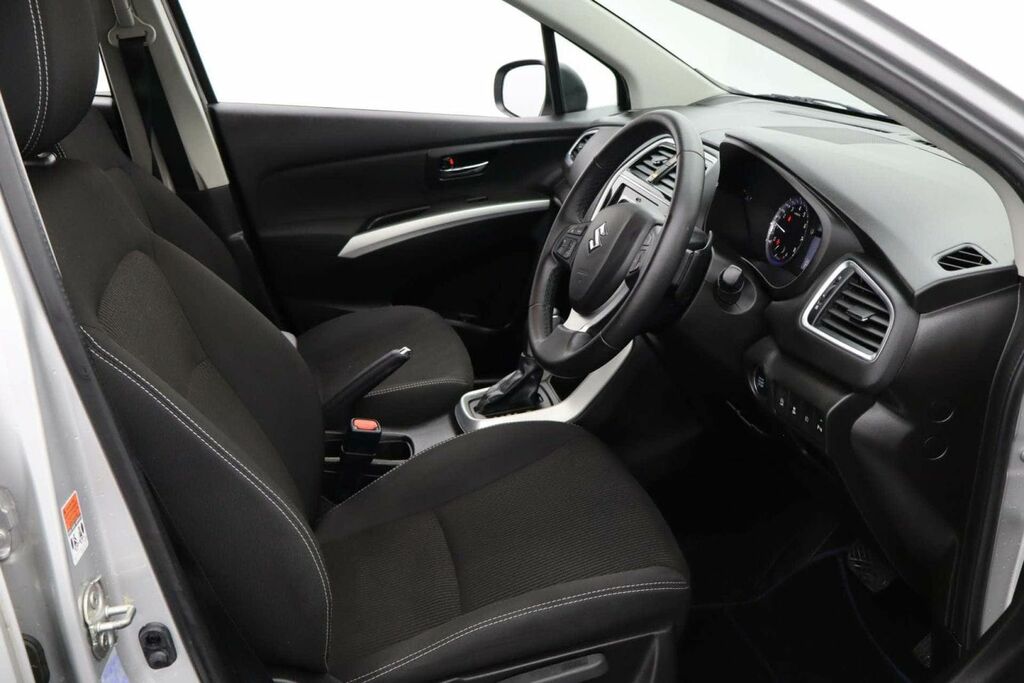 Suzuki SX4 S Cross Black #10