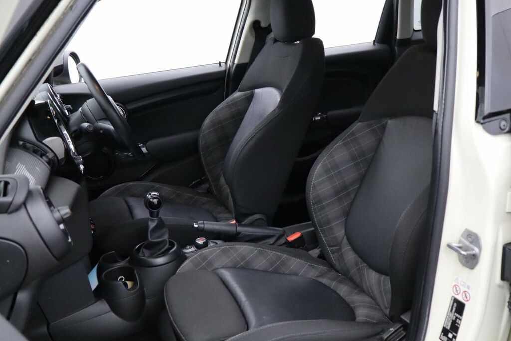 Mini Hatch 1.5 Chili Pack 17In Alloys Media Pack XL Black #29