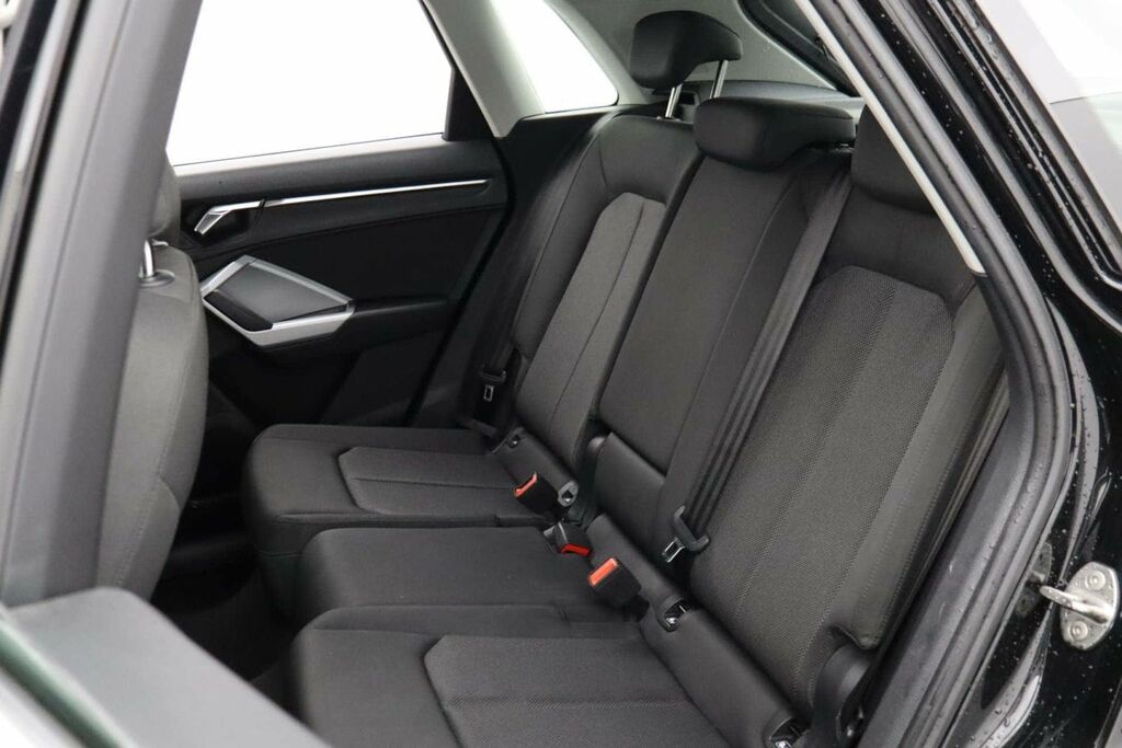 Audi Q3 1.5 Tfsi Cod 35 Black Edition Sportback Grey #26