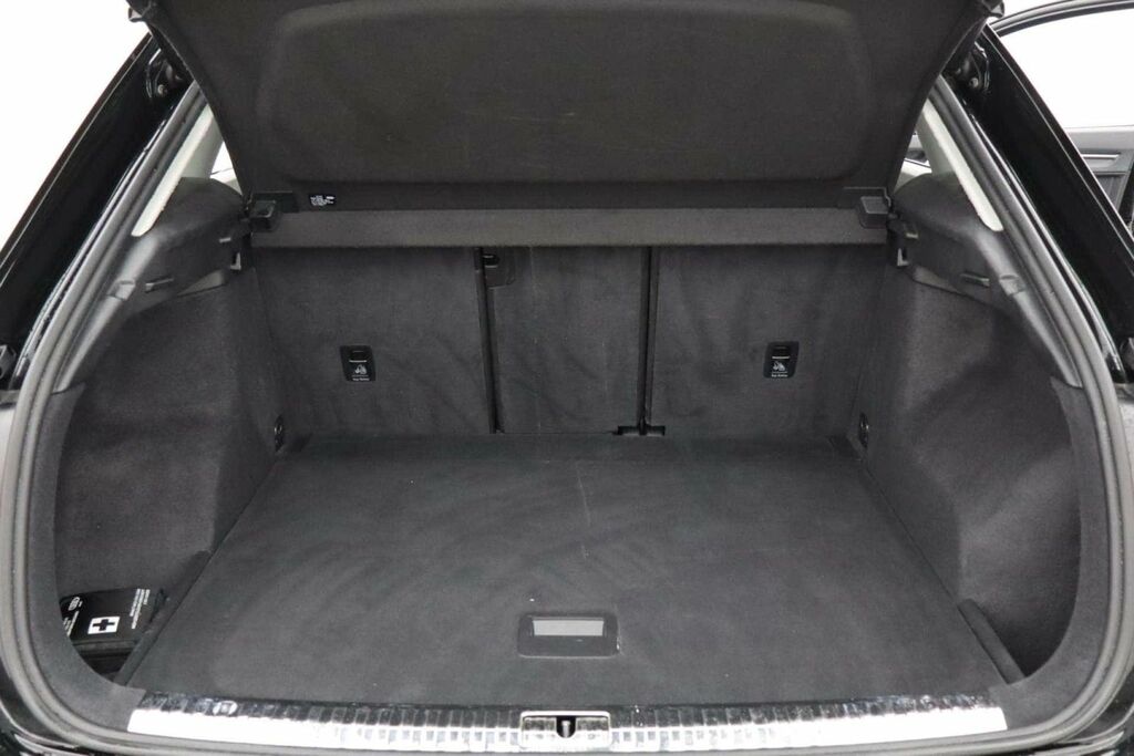 Audi Q3 1.5 Tfsi Cod 35 Black Edition Sportback Grey #24