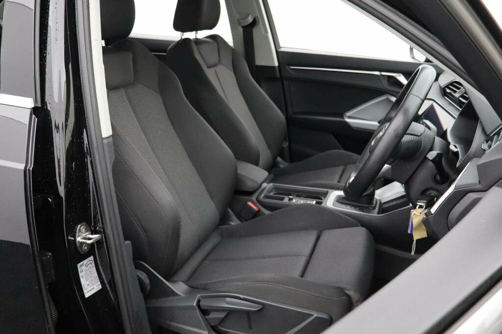 Audi Q3 1.5 Tfsi Cod 35 Black Edition Sportback Grey #21
