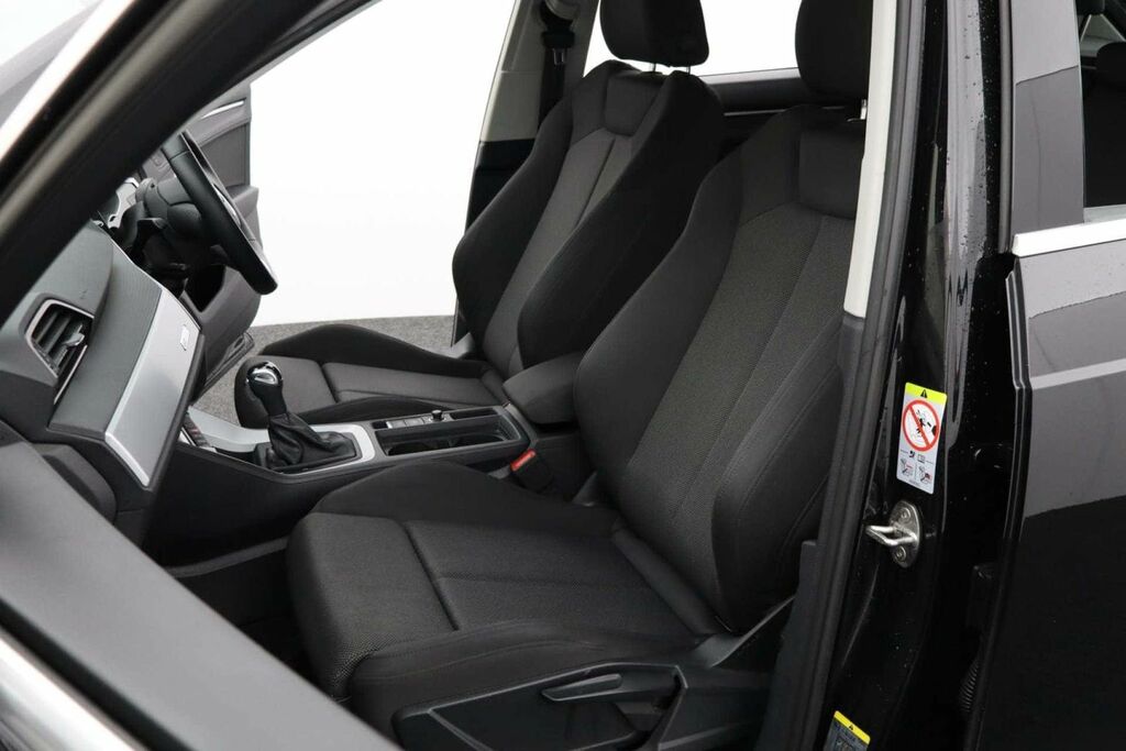 Audi Q3 1.5 Tfsi Cod 35 Black Edition Sportback Grey #29
