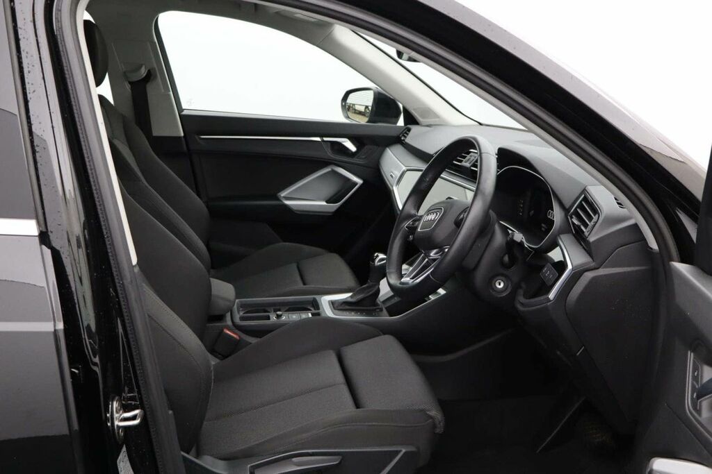 Audi Q3 1.5 Tfsi Cod 35 Black Edition Sportback Grey #10