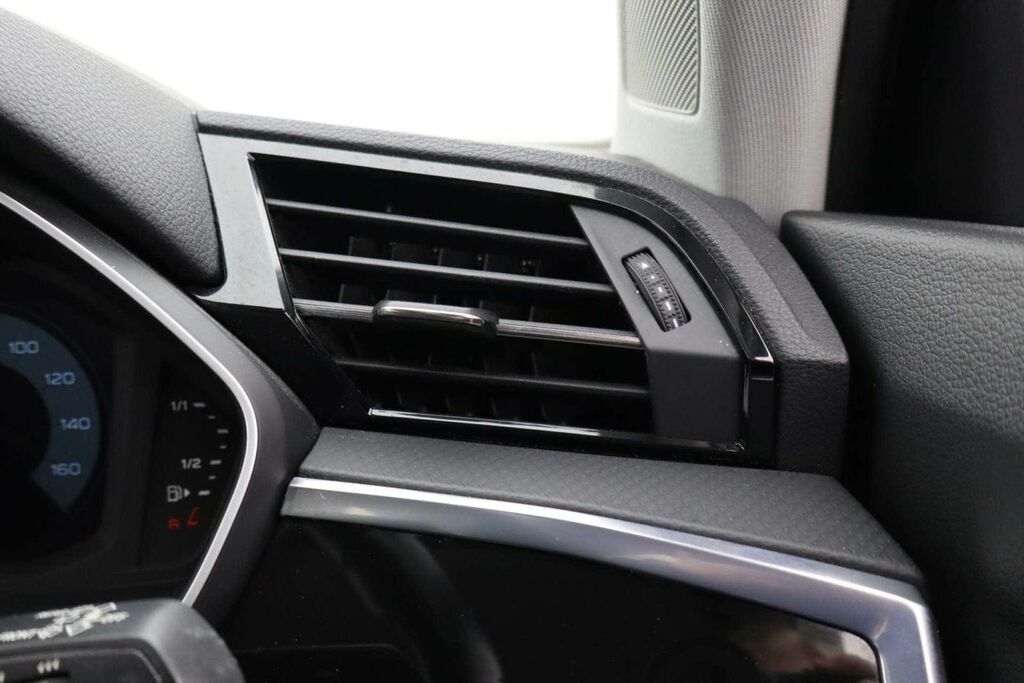 Audi Q3 1.5 Tfsi Cod 35 Black Edition Sportback Grey #19