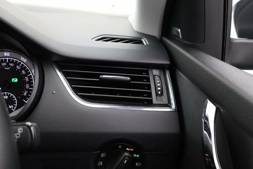 Skoda Octavia Estate Black #19
