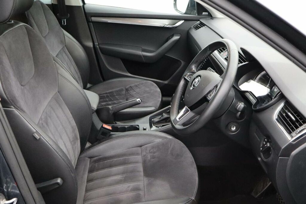 Skoda Octavia Estate Black #10