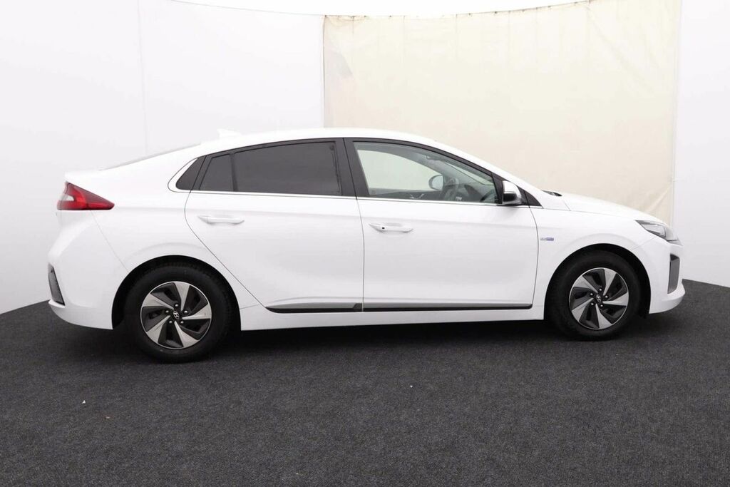 Hyundai Ioniq Hatchback Black #8
