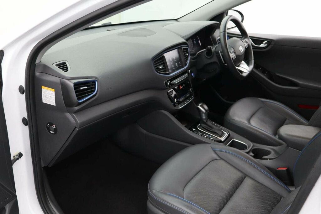 Hyundai Ioniq Hatchback Black #28