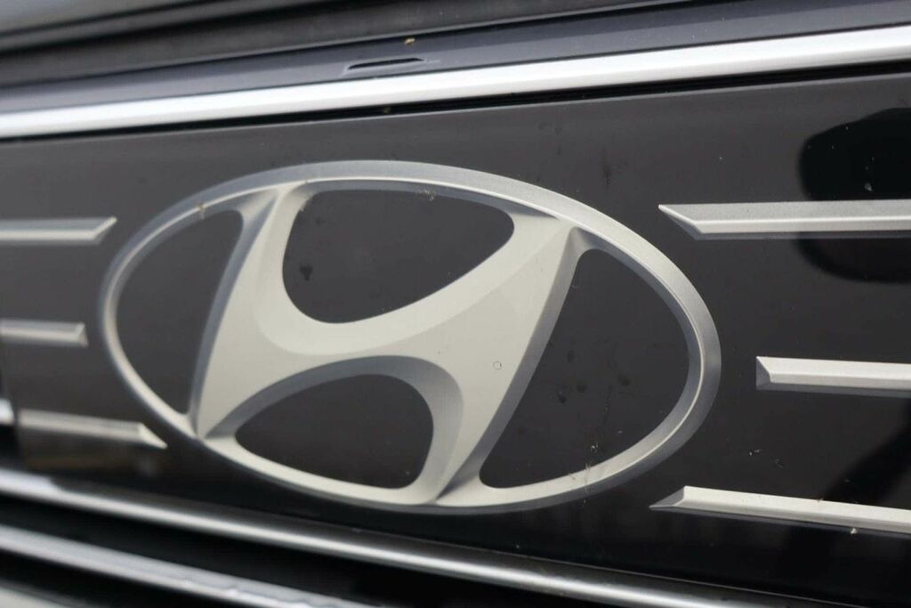 Hyundai Ioniq Hatchback Black #32