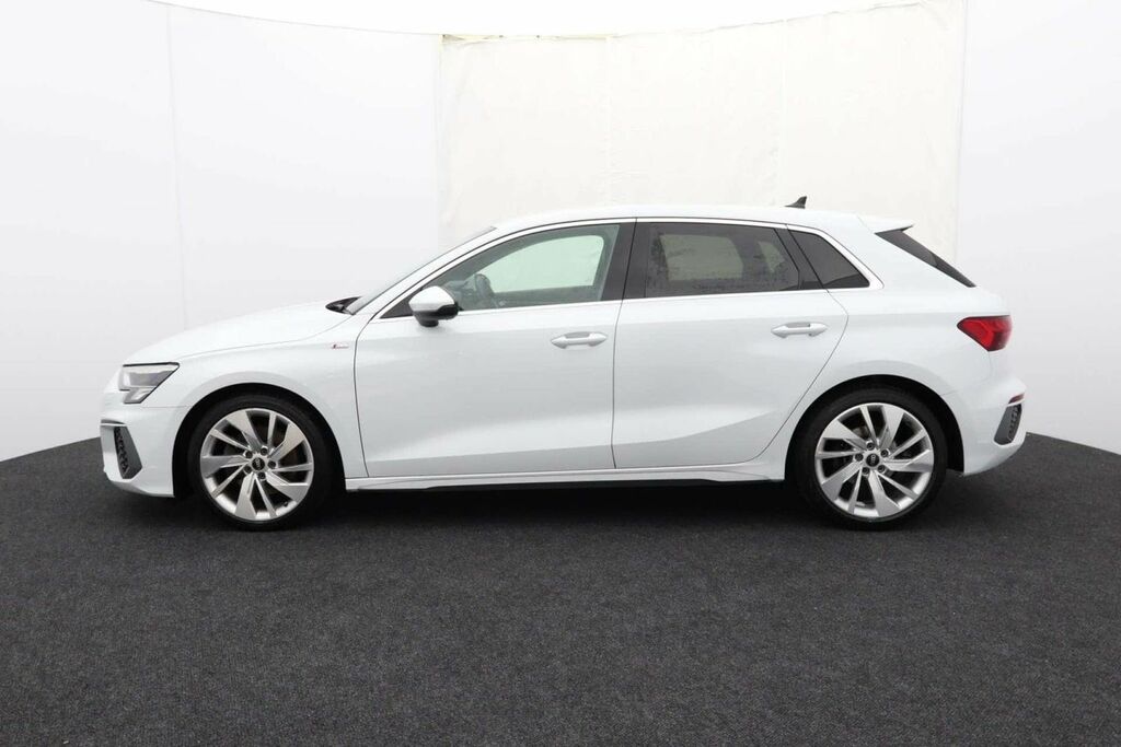 Audi A3 1.5 A3 Sportback 35 Tfsi Mhev S Line White #4