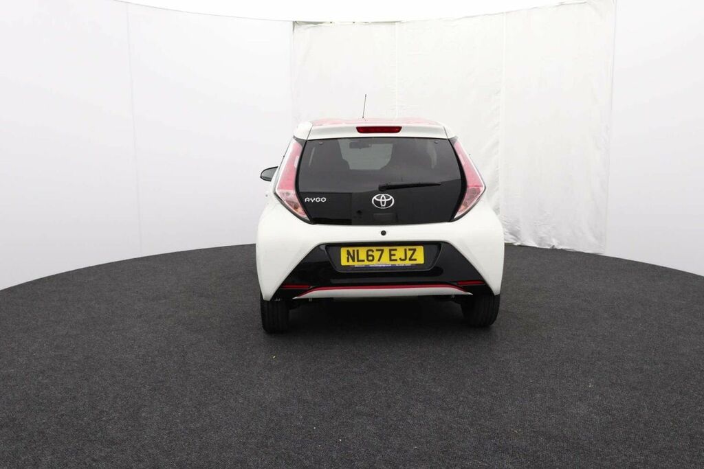 Toyota Aygo X X-press White #6
