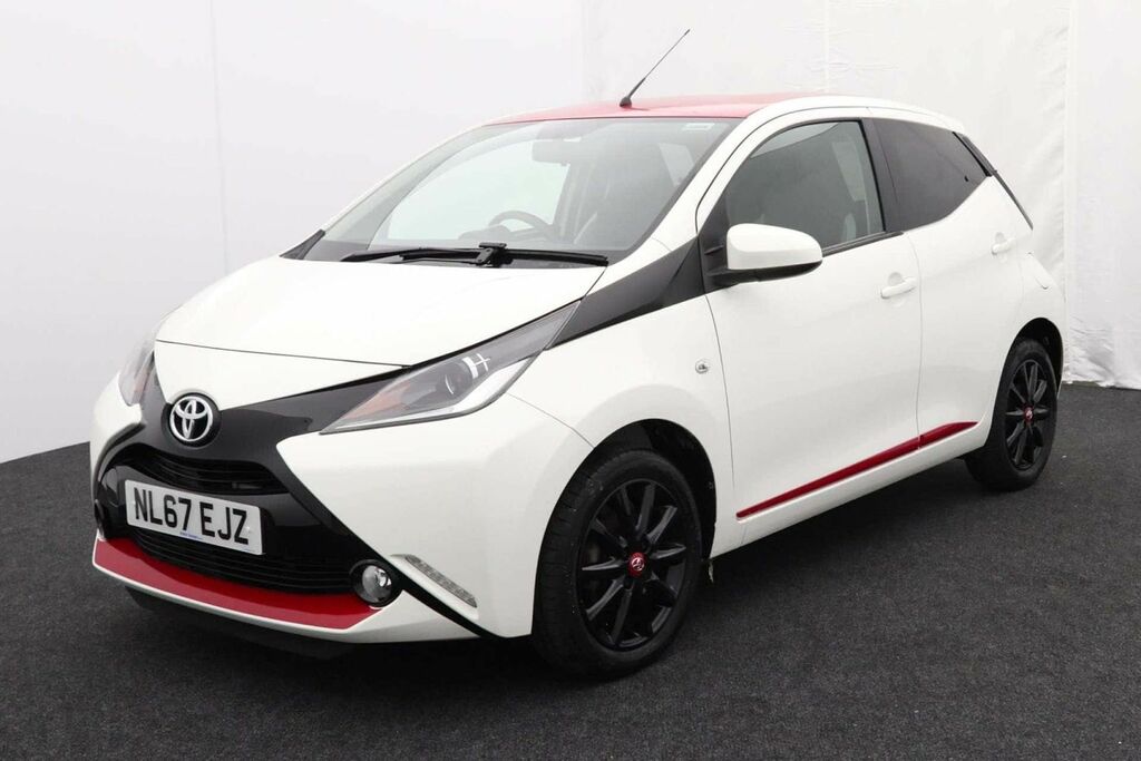 Toyota Aygo X X-press White #3