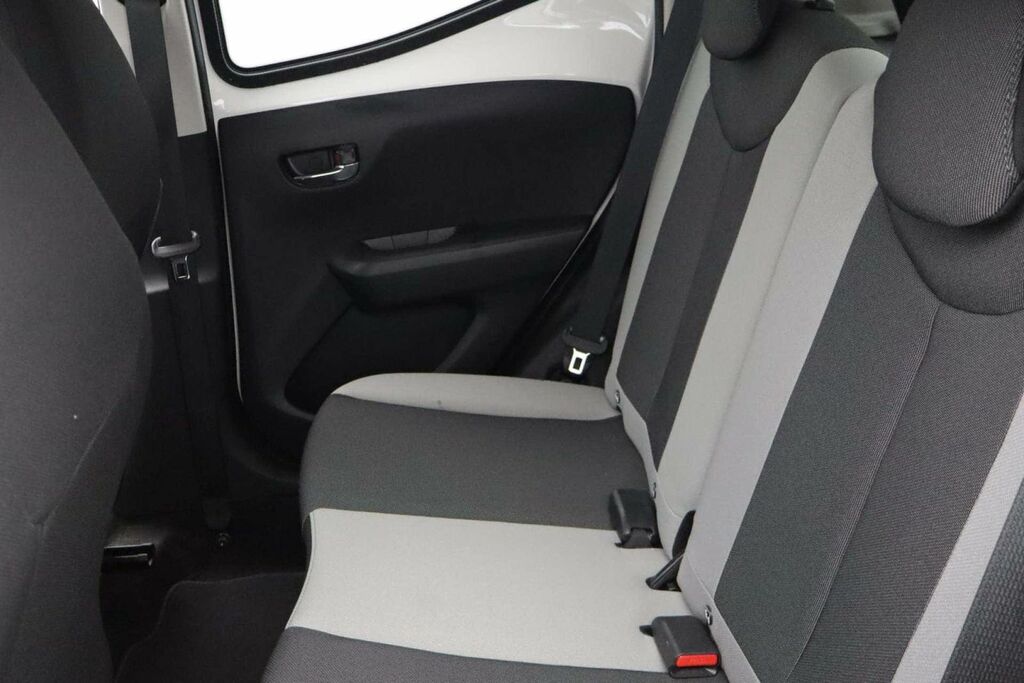 Toyota Aygo X X-press White #24