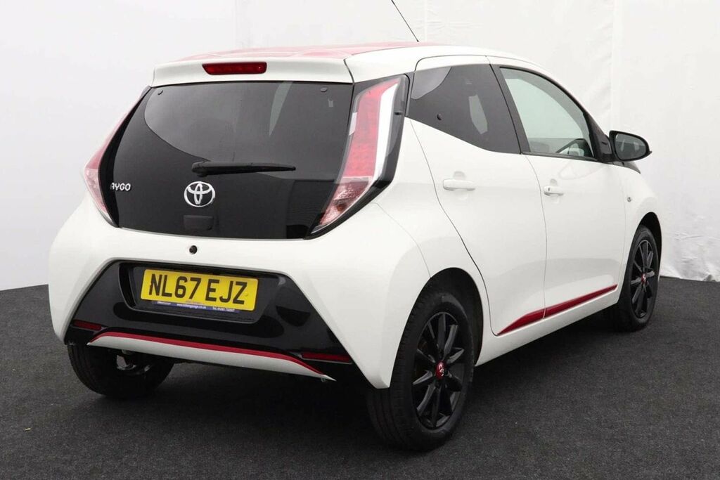 Toyota Aygo X X-press White #7