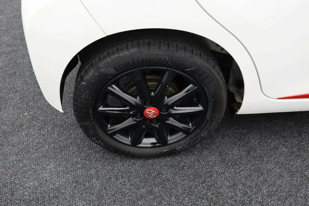 Toyota Aygo X X-press White #9