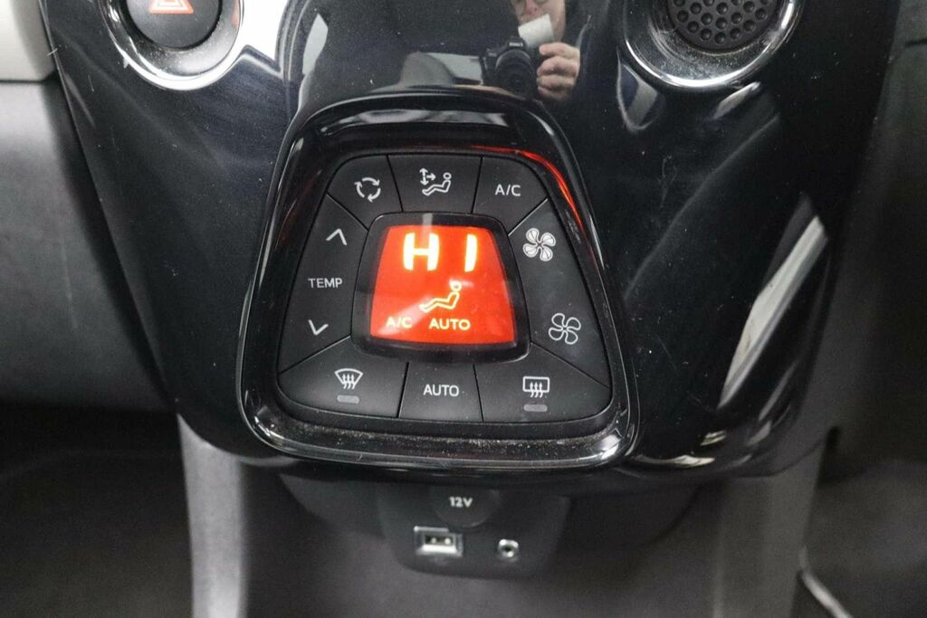 Toyota Aygo X X-press White #14