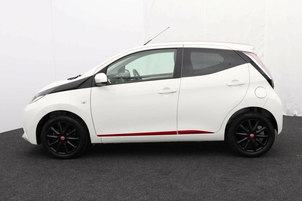 Toyota Aygo X X-press White #4