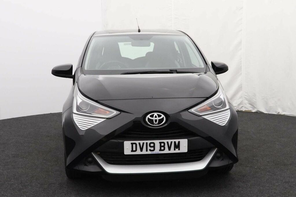 Toyota Aygo X 1.0 Aygo X-play Vvt-i Black #2
