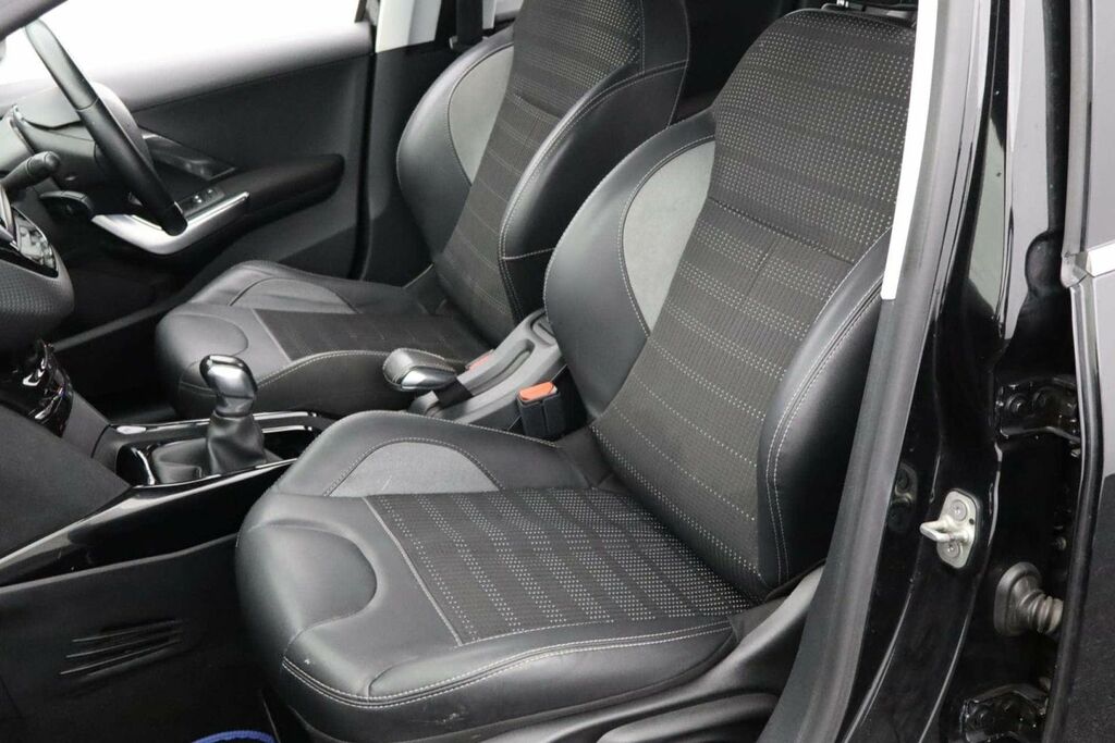 Peugeot 2008 1.2 Puretech Allure White #30