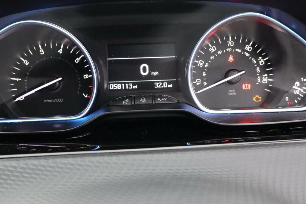 Peugeot 2008 1.2 Puretech Allure White #15