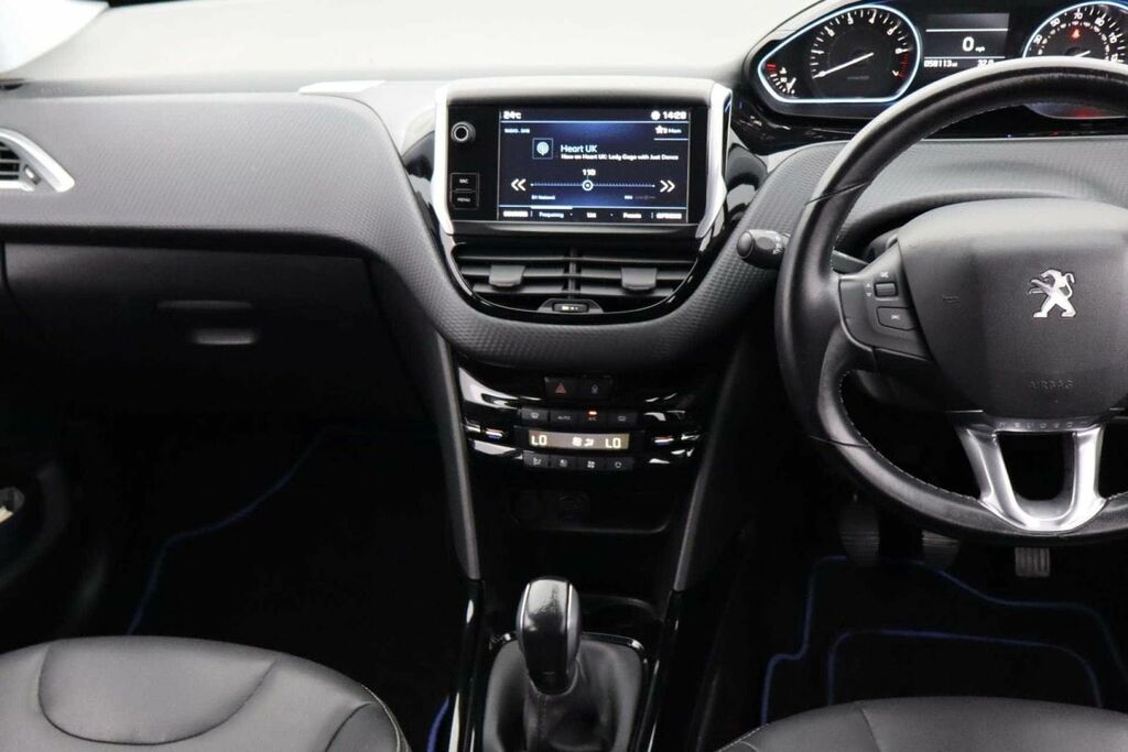 Peugeot 2008 1.2 Puretech Allure White #23