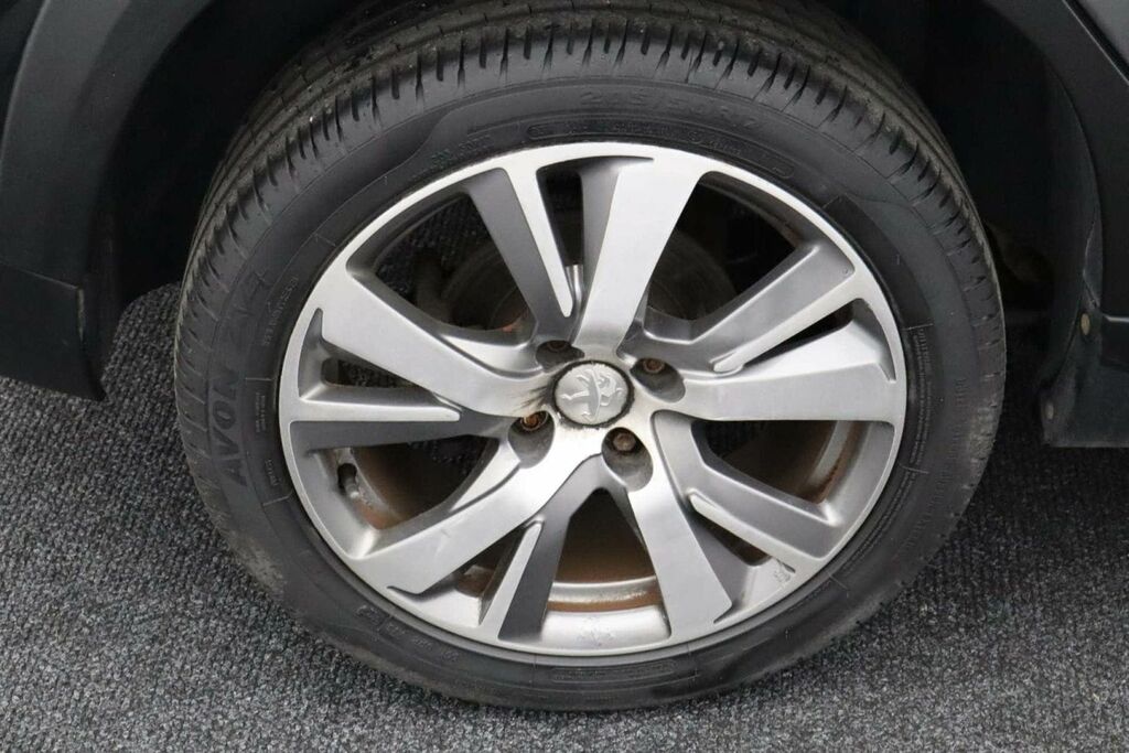 Peugeot 2008 1.2 Puretech Allure White #9