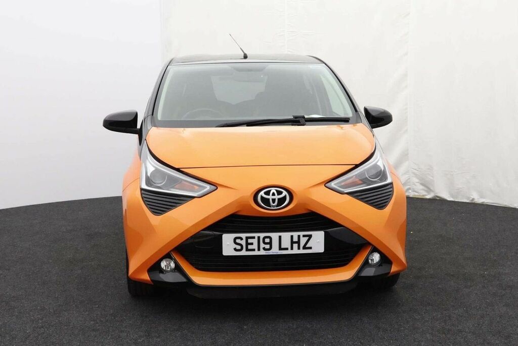 Toyota Aygo X 1.0 Aygo X-cite Vvt-i Orange #2