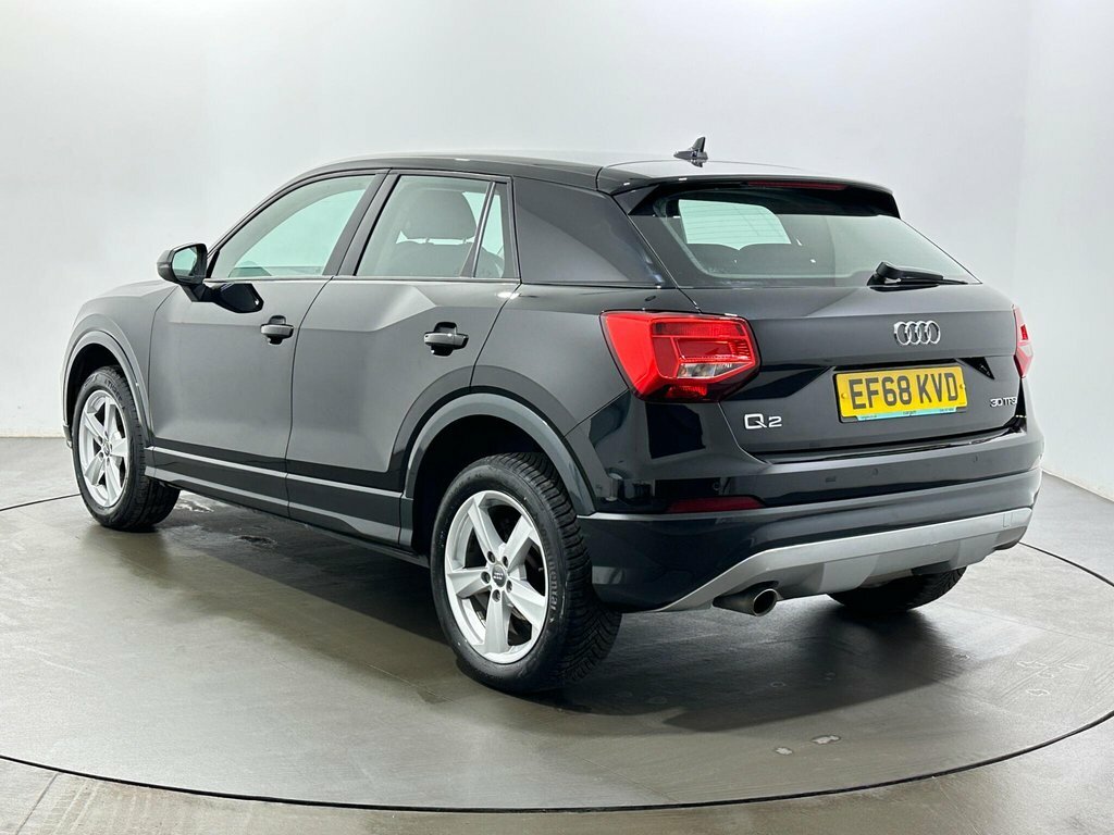 Audi Q2 1L Sport EF68KVD Black #5