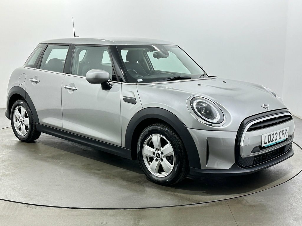 Mini Hatch 1.5L Cooper Classic Silver