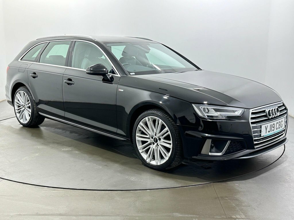 Audi A4 Avant 2L S Line Black
