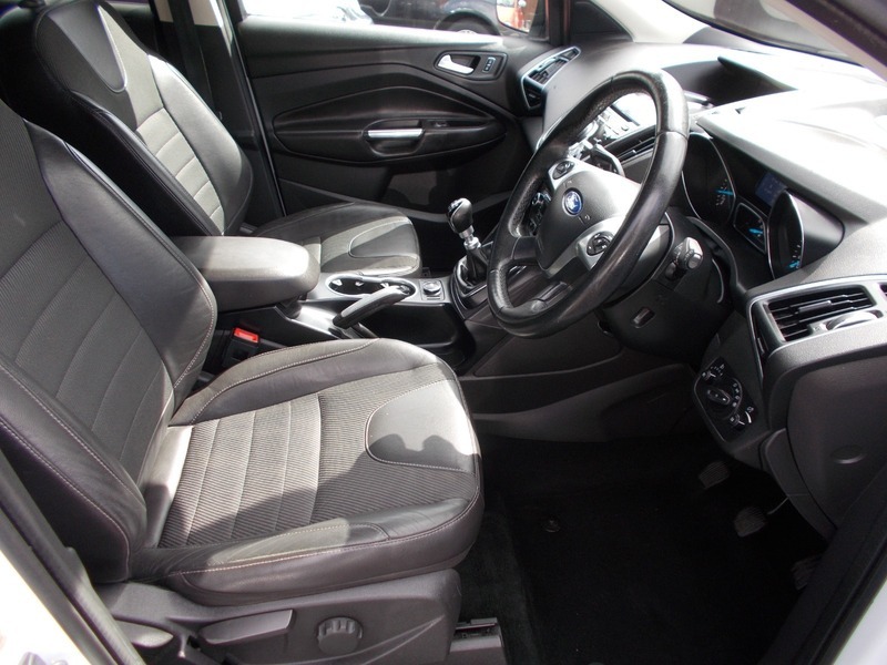 Ford Kuga Titanium X Black #8