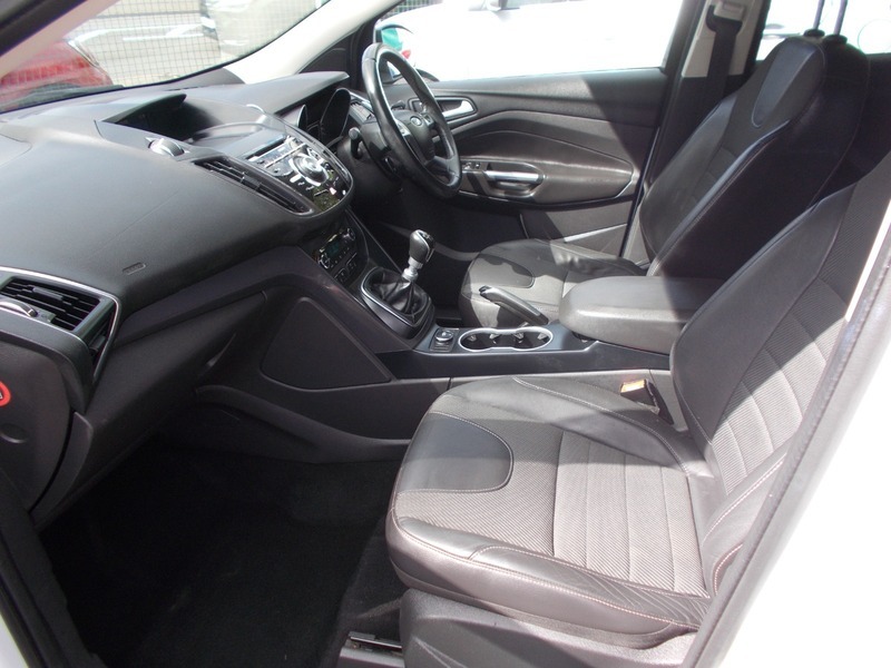 Ford Kuga Titanium X Black #10