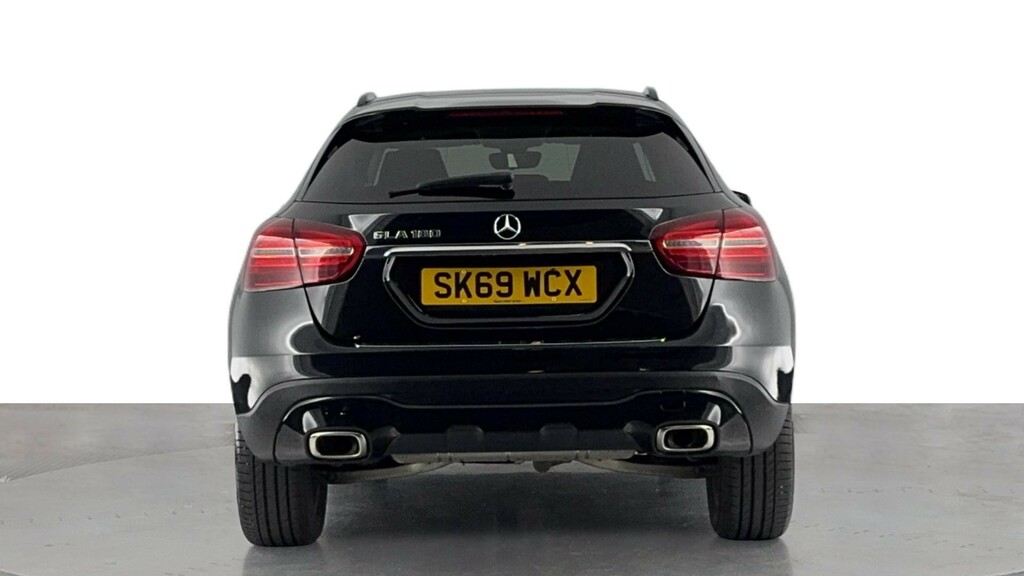 Mercedes-Benz GLA Class 1.6 Gla180 Gpf Urban Edition Suv 7G-dct Black #5