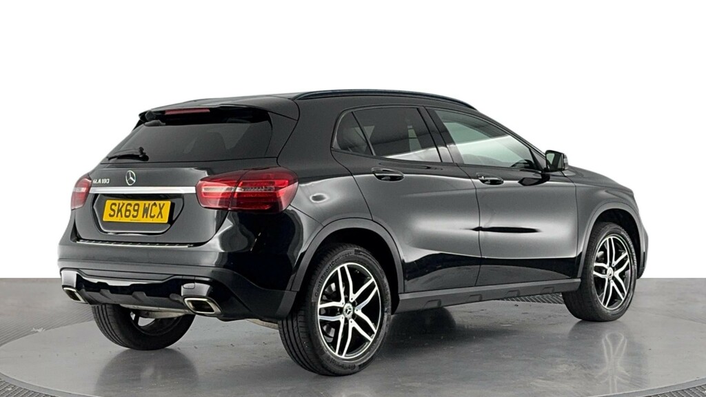 Mercedes-Benz GLA Class 1.6 Gla180 Gpf Urban Edition Suv 7G-dct Black #4