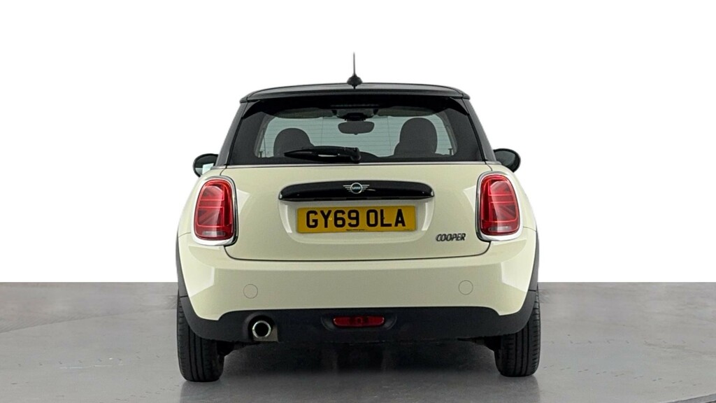 Mini Hatch 1.5 Cooper Classic Hatchback Eur GY69OLA White #5