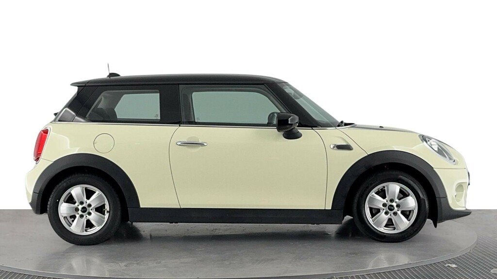 Mini Hatch 1.5 Cooper Classic Hatchback Eur GY69OLA White #3