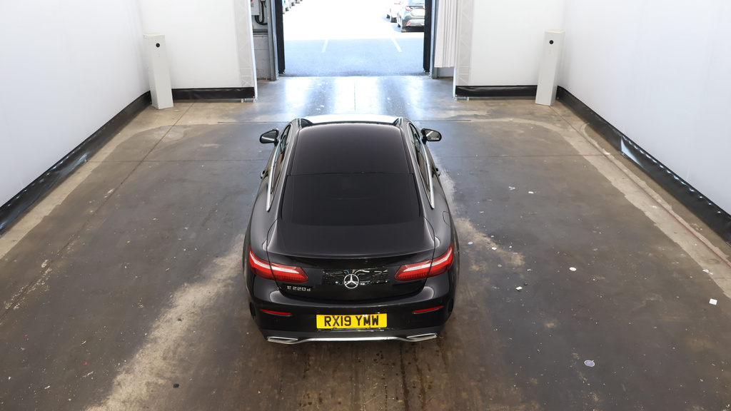 Mercedes-Benz E Class 2.0 E220d Amg Line Coupe G-tronic Euro Black #4