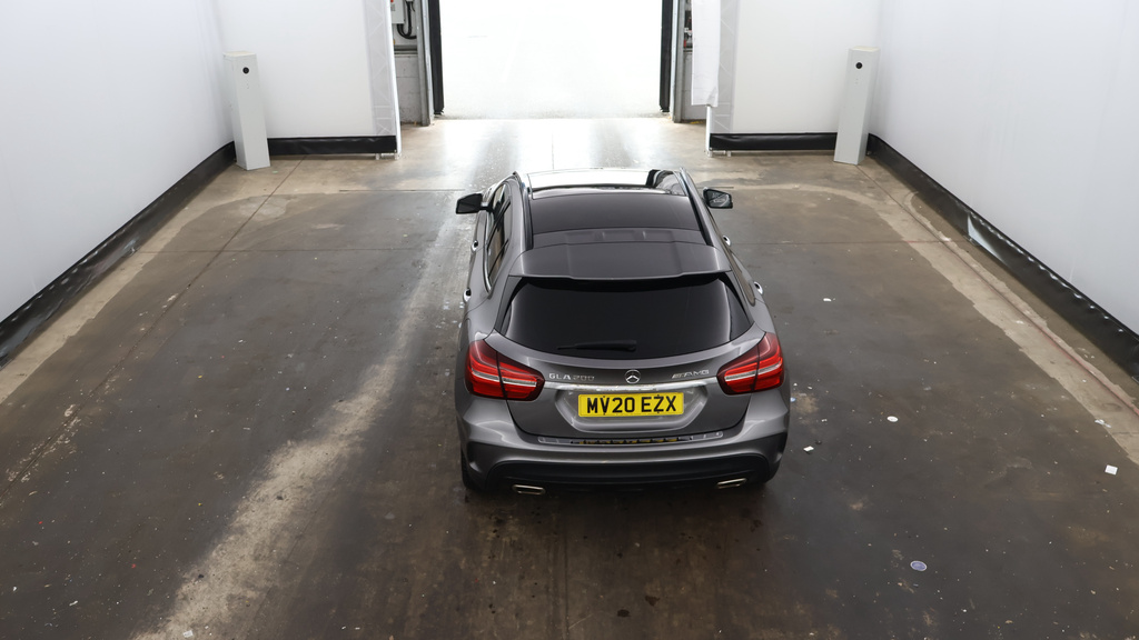 Mercedes-Benz GLA Class 1.6 Gla200 Amg Line Edition Plus Suv Grey #2