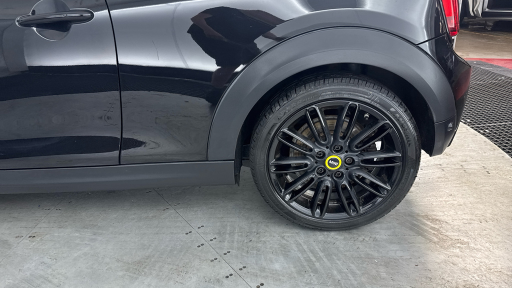 Mini Electric 32.6Kwh Level 2 Black #23