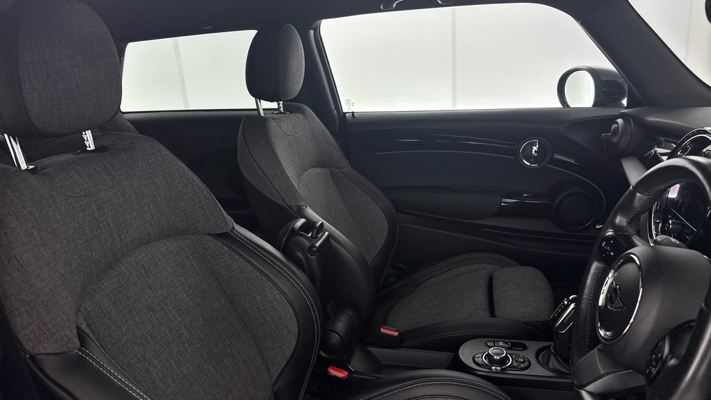 Mini Electric 32.6Kwh Level 2 Black #17
