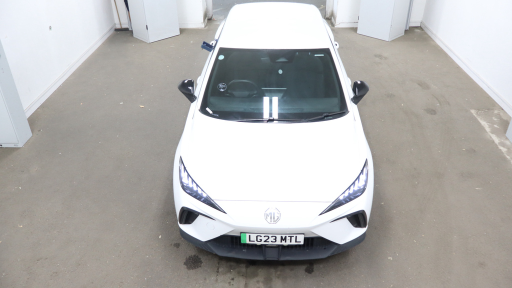 MG MG4 64Kwh Se Long Range Hatchback 2 White