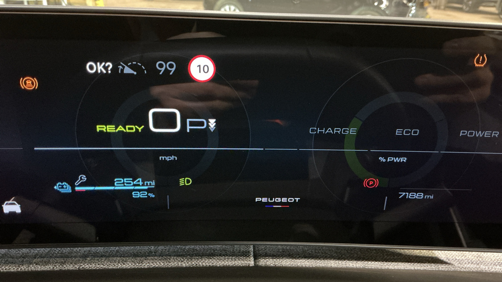 Peugeot 3008 73Kwh Gt Suv 11Kw Charger 210 Black #4