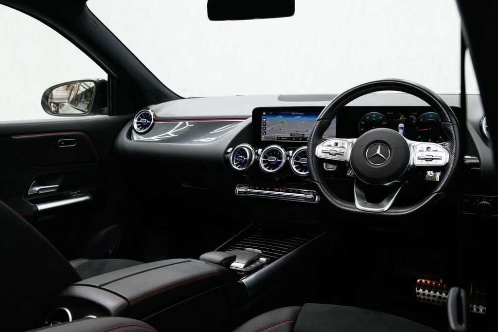 Mercedes-Benz GLA Class 2L Amg Line Night Edition KN72RZR White #3