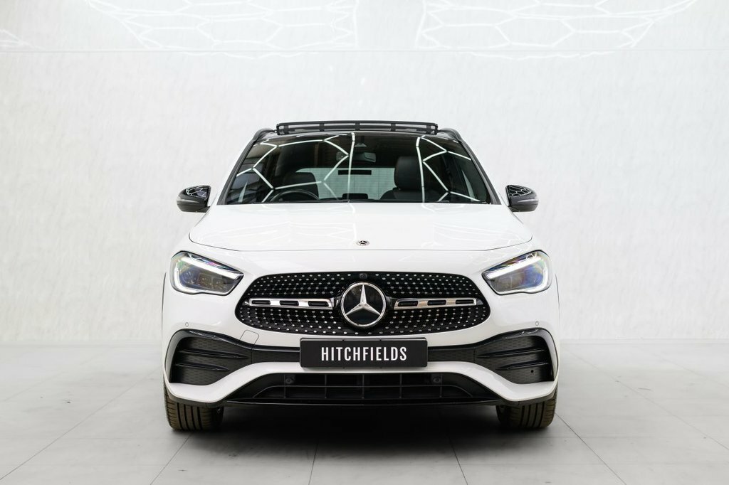 Mercedes-Benz GLA Class 2L Amg Line Night Edition KN72RZR White #4