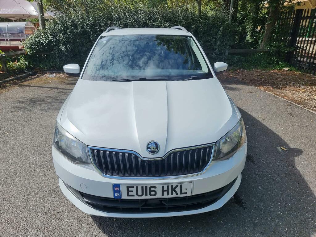 Skoda Fabia Se White #3