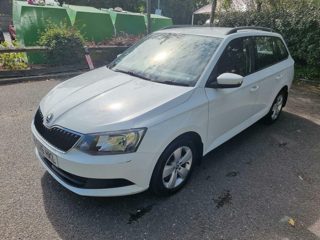 Skoda Fabia Se White #4