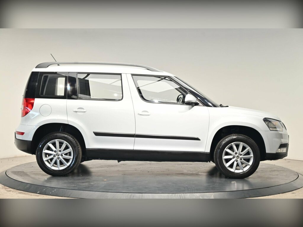 Skoda Yeti 1.2 Tsi S Outdoor Dsg Euro 5 White #4