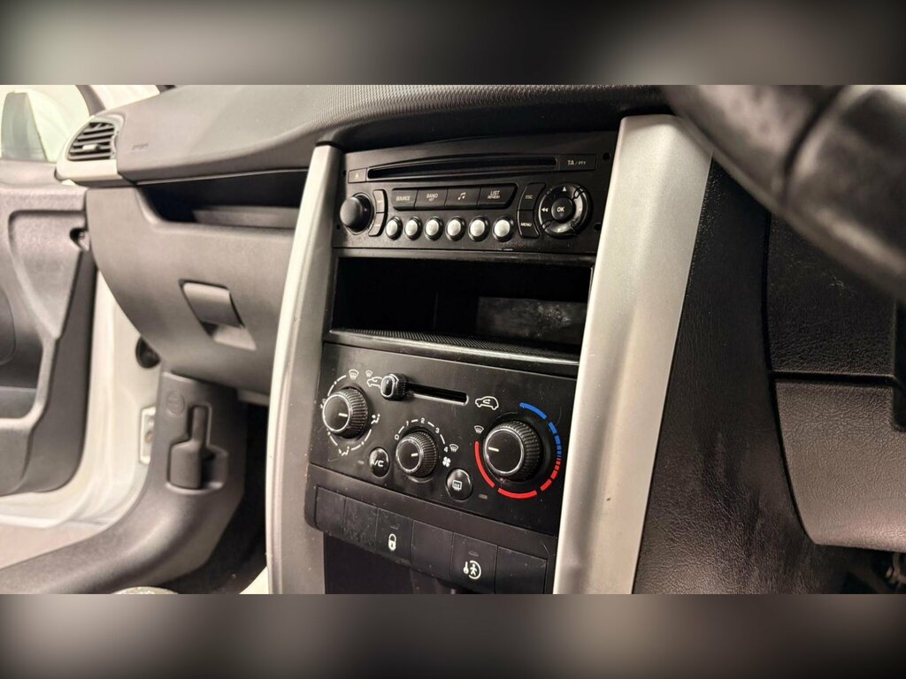 Peugeot 207 Active  #57